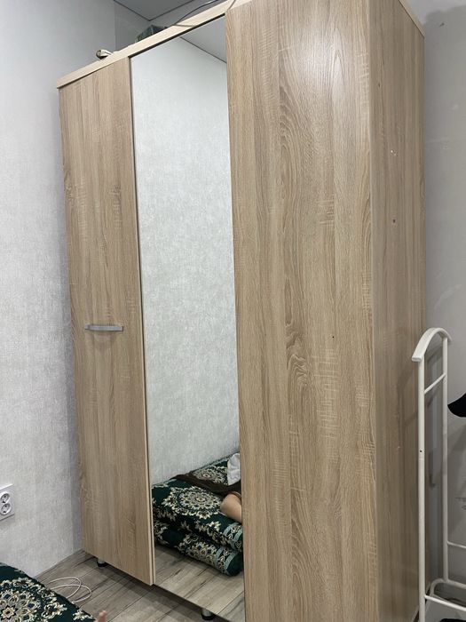 Продам шкаф трех дверный