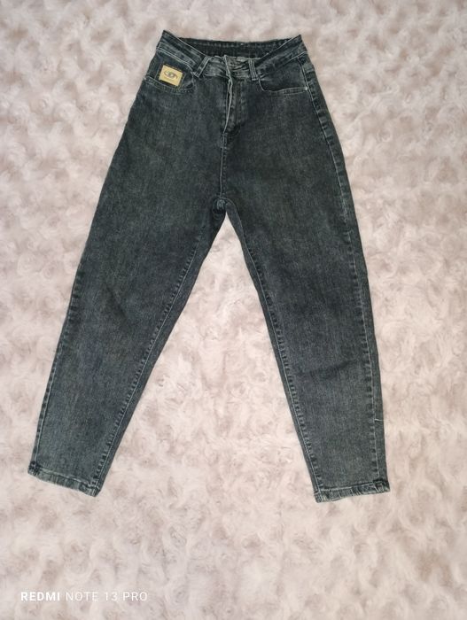 Продаются джинсы