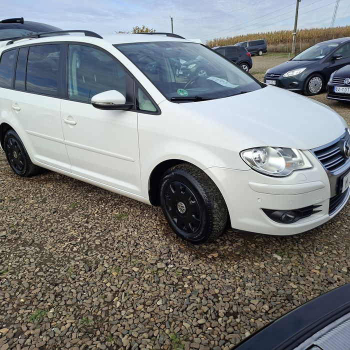 VOLKSWAGEN Touran 2010 — imagine 4