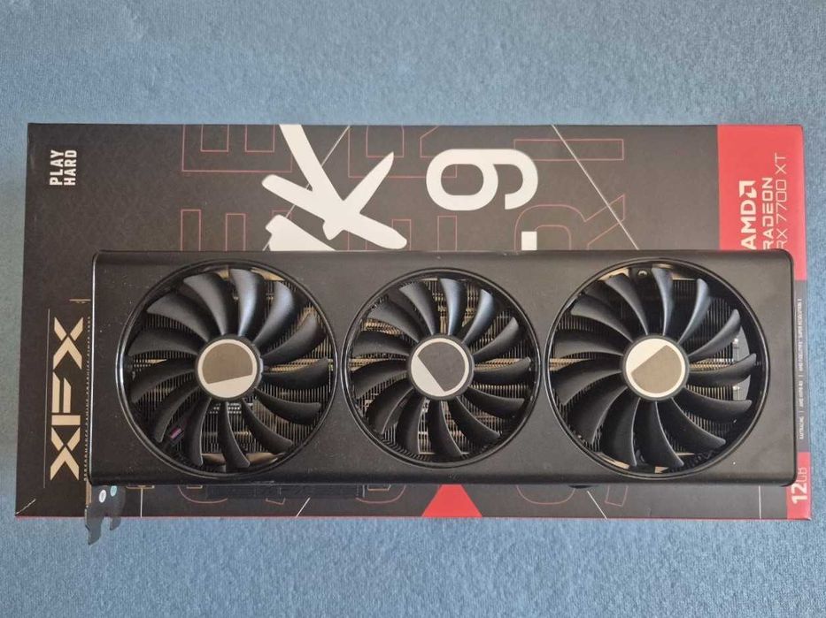 Продам видеокарту AMD 7700XT 12Gb