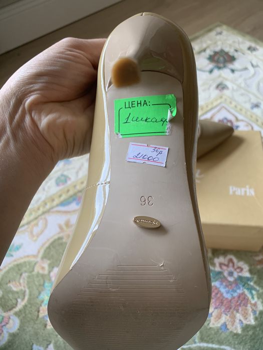 Новые туфли на шпильках