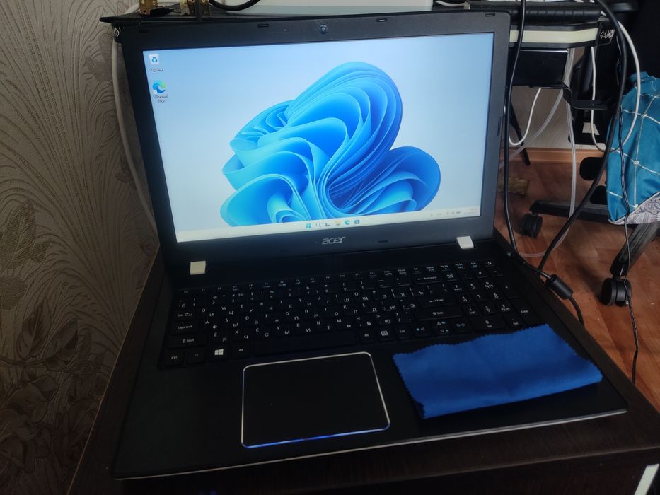 Aser aspire E-5 Core i3 -7020/ gtx 940mx