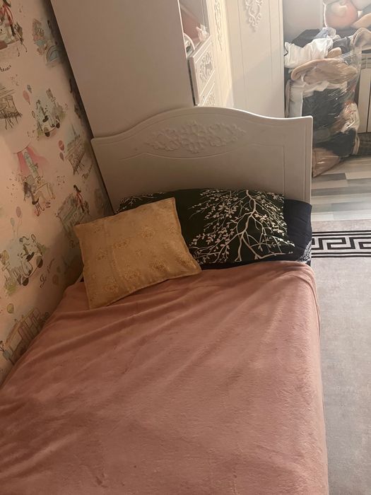 Продам б/у детский спальный гарнитур