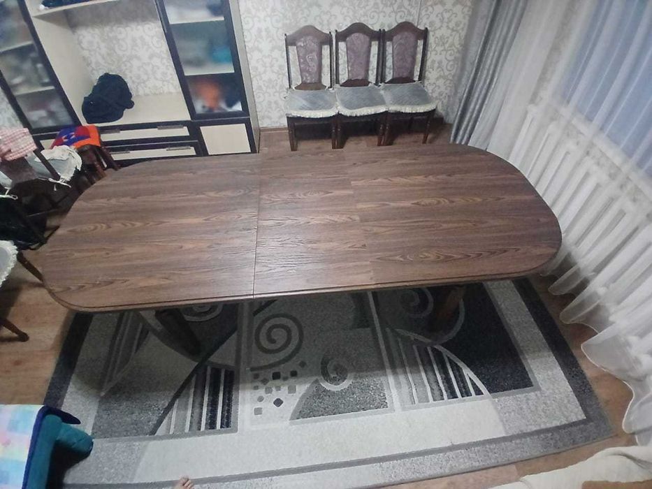 Продам стол для гостей
