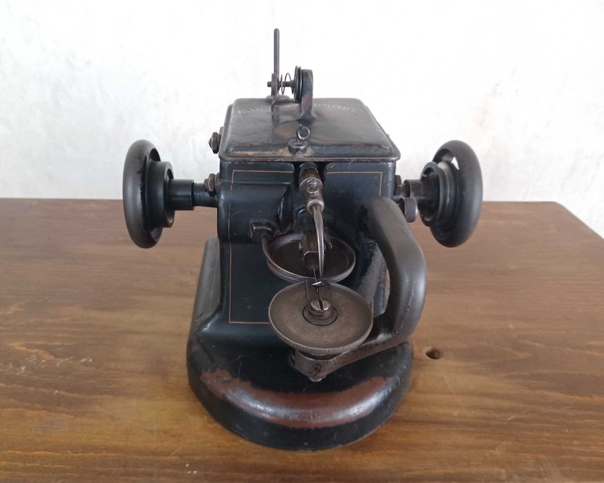 Masina de cusut blana Success Allbook & Hashfield