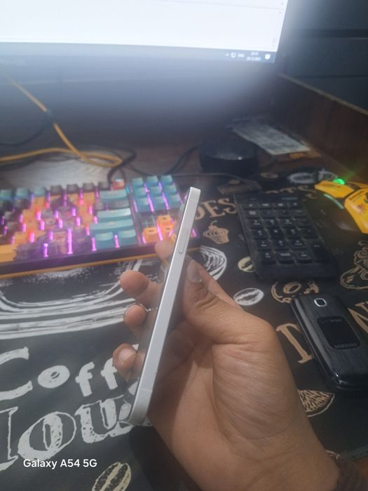 I phone 12  sotiladi