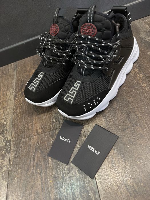 Versace chain reaction