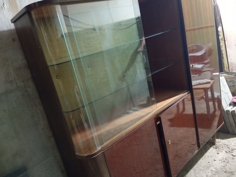 Трюмо ссср Сервант германия и старинный в хорошем состоянии не д