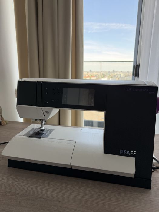 Masina de cusut PFAFF 720