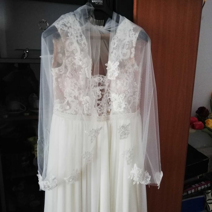 Doua rochii mireasa mărimea 46 -48 și doua rochii soacra mărimea 54-56