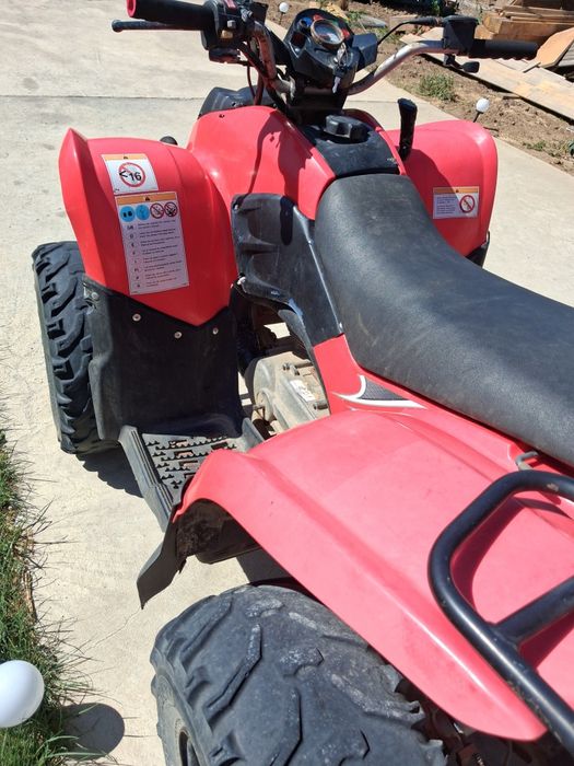 Vând polaris atv