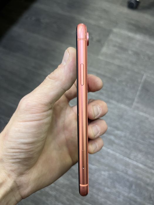 Продам iPhone XR 64 gb
