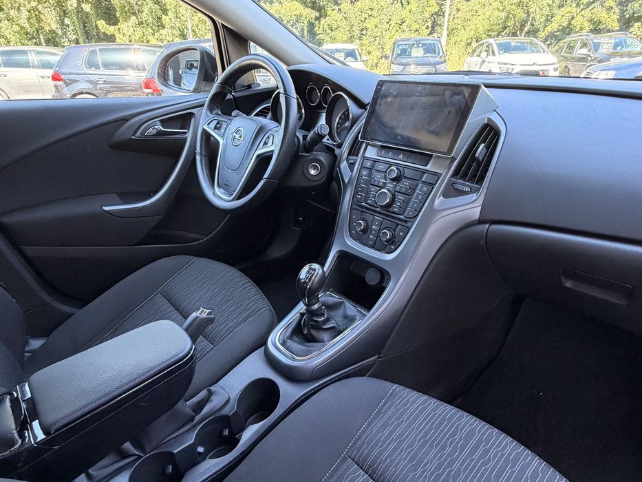 Opel Astra J 2014 si in Rate