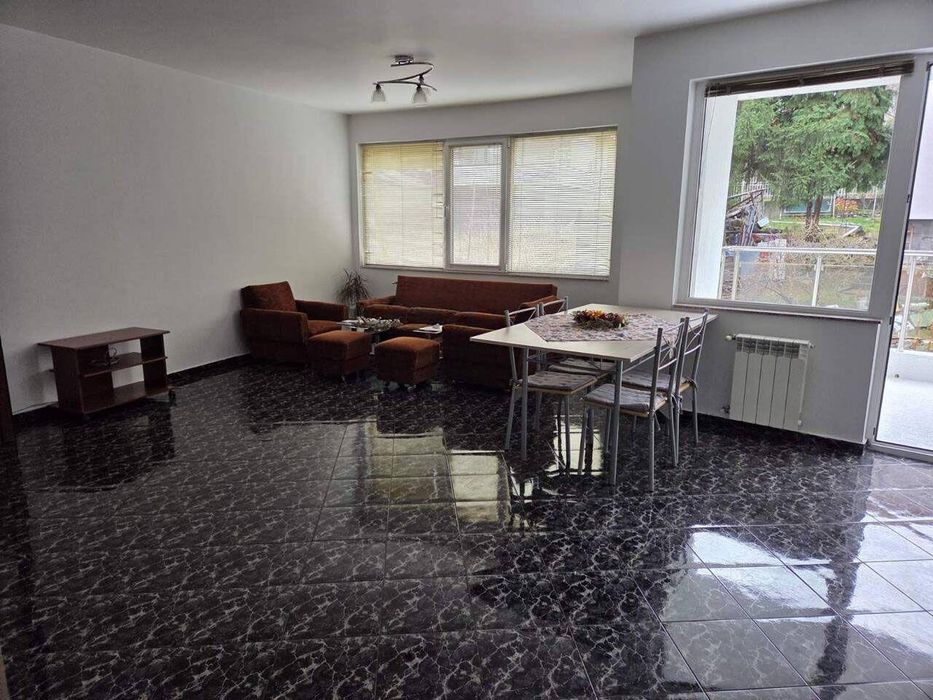 Дава се под наем Тристаен апартамент в София, Бояна - 120 кв.м за 746.64 € - Снимка #1