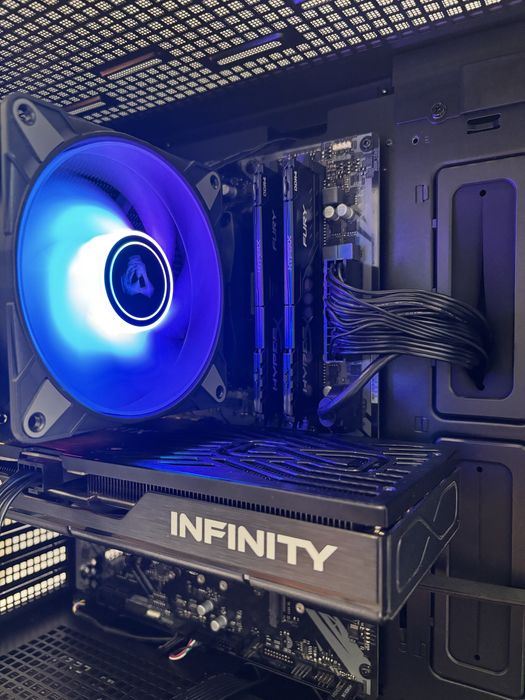 Геймърски компютър AMD Ryzen 7 5800X3D, RTX 5060 Ti 16GB, 32GB ram