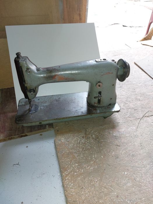 Швейная машинка 22 класс  бу