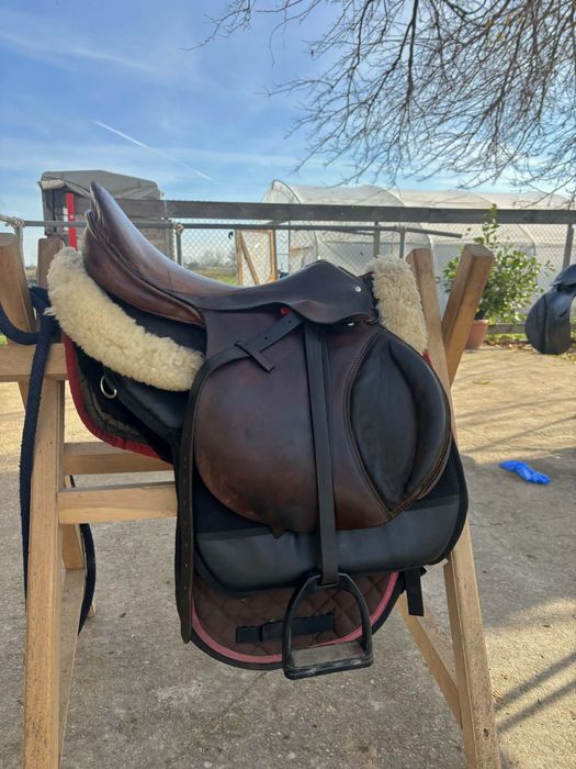 Седло за конна езда