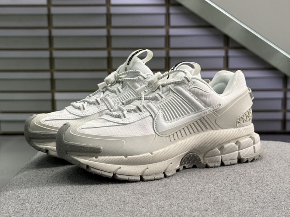 Nike vomero roam 42 originali