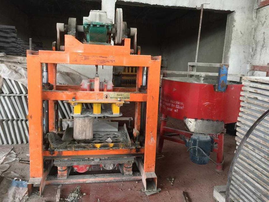 Машина за бетонни блокчета