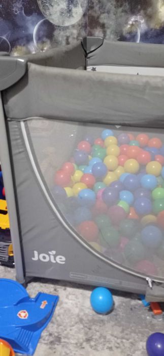 Игровой манеж с мячами