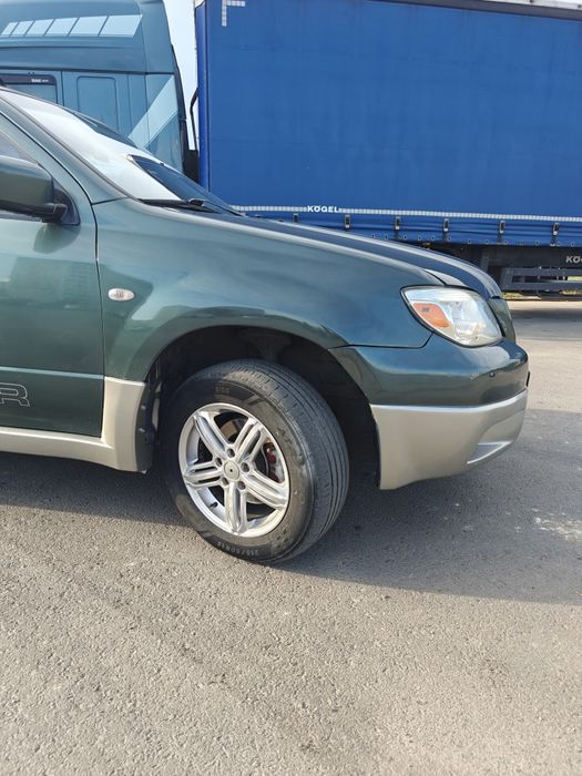 Продам Митсубиси аутлендер 1