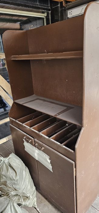 Продам стейшн шкаф для посуды