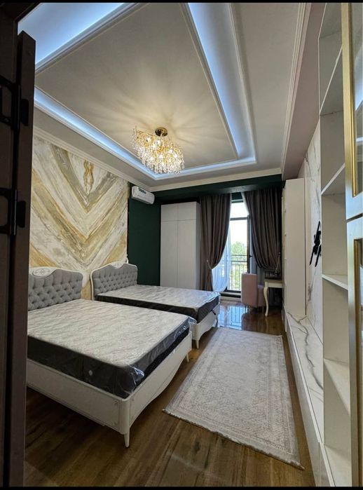 Жк,  "British House" 3/4/7, евроремонт, мебелью и техникой. TL