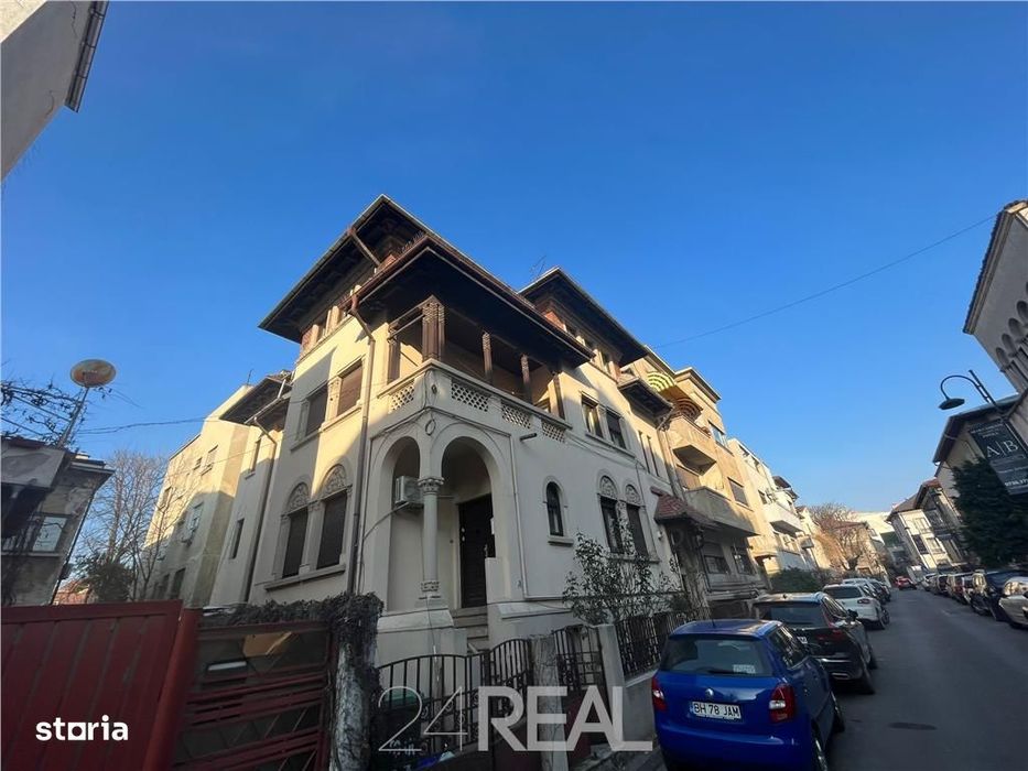 Penthouse in vila, de vanzare - Strada Tokio