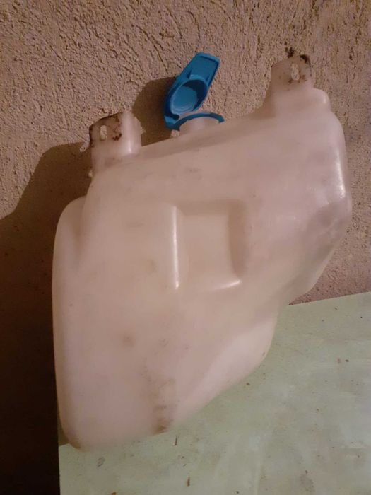 Казанче за течност за чистачки от Голф 3