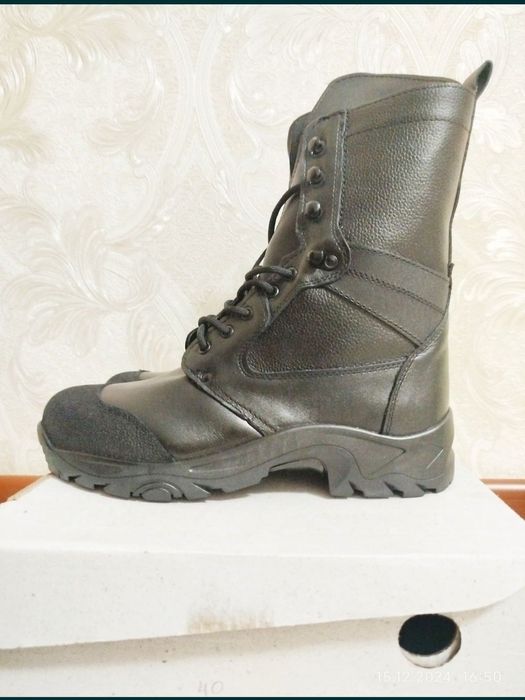 Продам берцы зимние