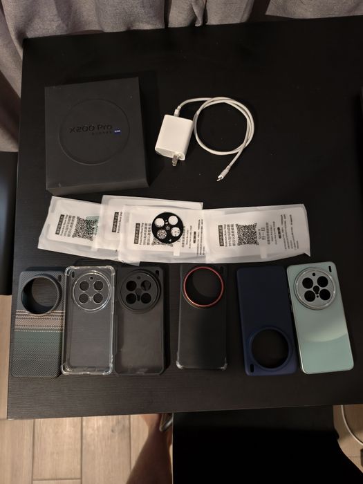 Продавам vivo x200 pro 512gb 16gb ram чукнат