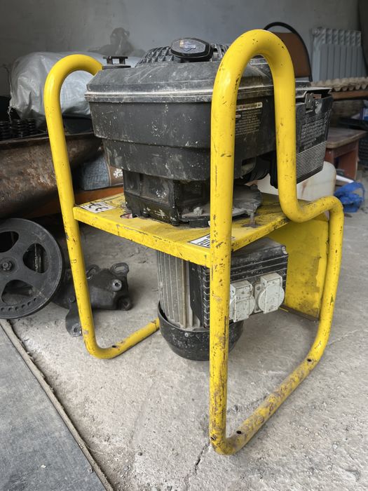 Бензиновый генератор