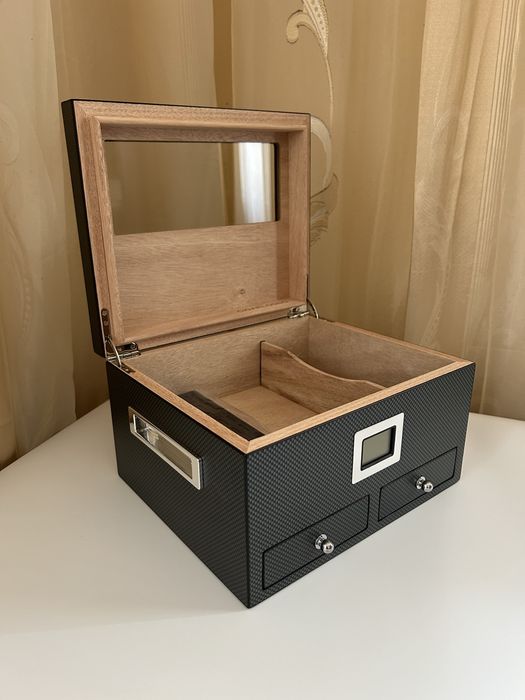 Хумидор за пури – капацитет до 45 пури, дигитален хигрометър