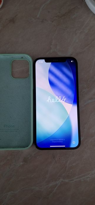 Vând iphone 12  negru