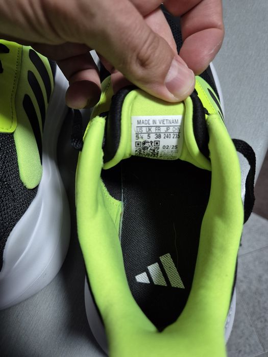 Маратонки Adidas 38
