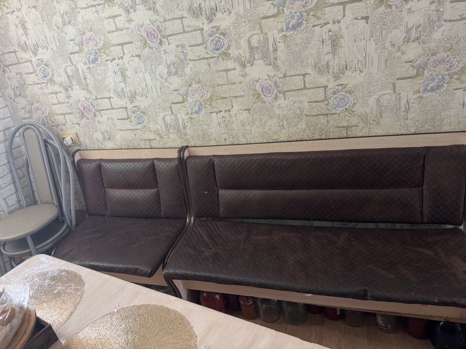 Продам кухонный уголок мебель