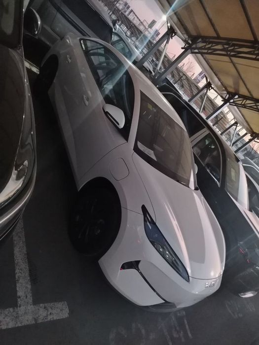 Byd E7 electro 520 km yangi model  xalol nasiya .avtokredit .perechesl