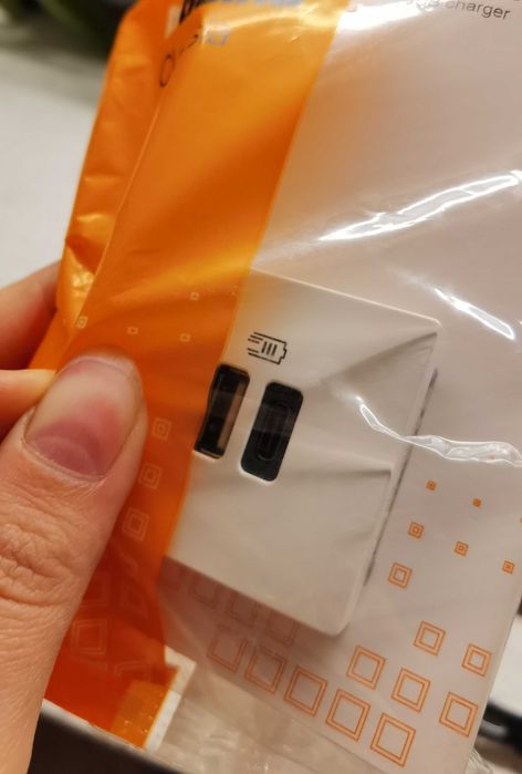 Останали след ремонт Classia монтажни и декоративни рамки, USB модули