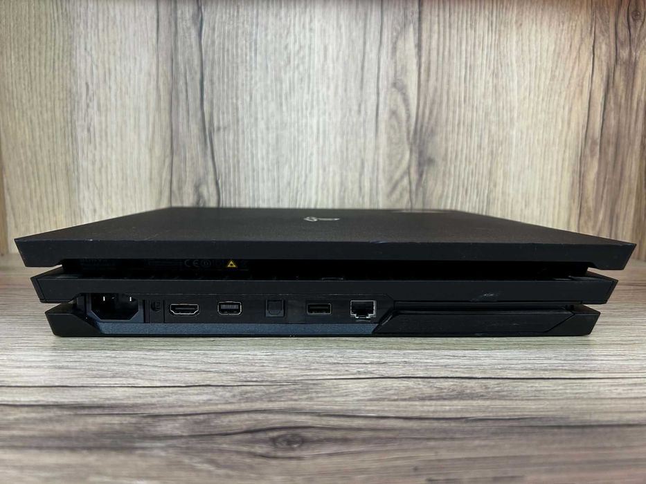 Конзола PlayStation 4 Pro  CUH-7116B 1TB