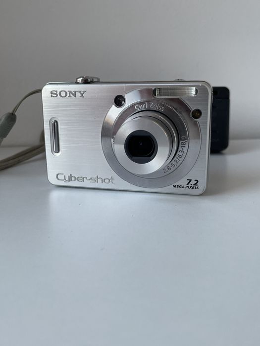 Aparat Foto Digital SONY Cyber-Shot DSC-W55 Silver 7.2 MP Senzor CCD 3x Optical Zoom