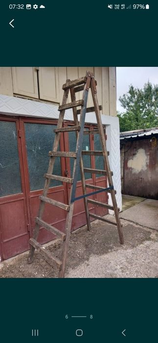 Scara mare in 2 parti lemn.