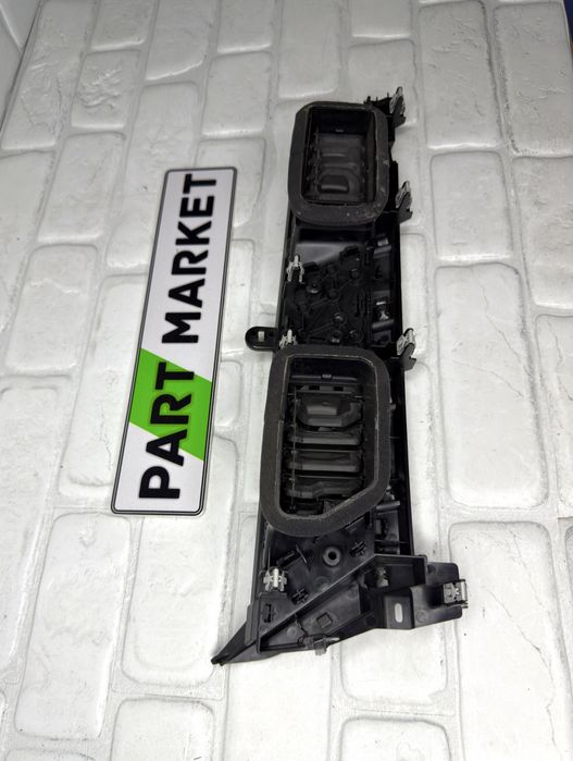 Централни духалки AUDI Q4 E-TRON 89B820951A