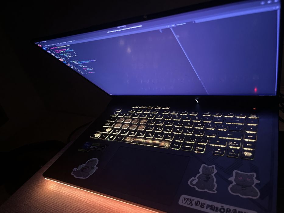 MacBook + Игравой Ноутбук