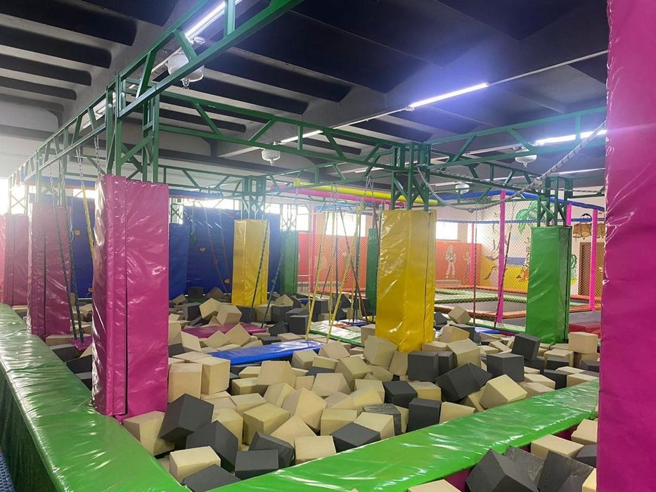 Продам детскую игровую площадку