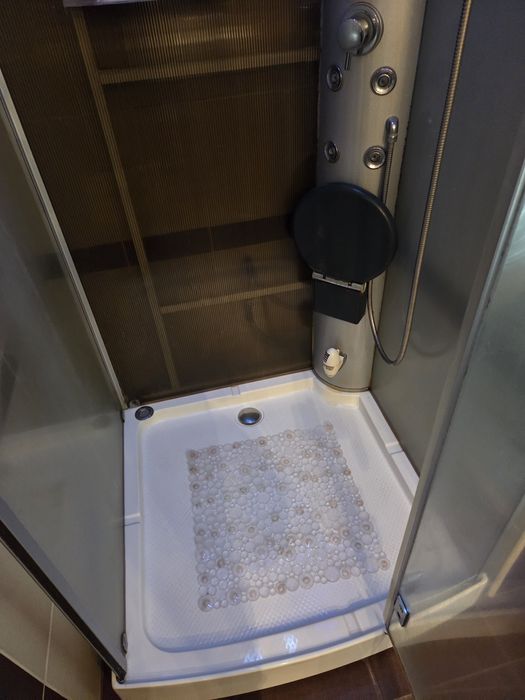 Cabina dus cu cadita si accesorii