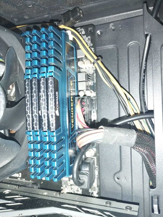 KIT CPU i7 4790k, COOLER MASTER, MB, 16gb DDR3 + RX 570 8GB