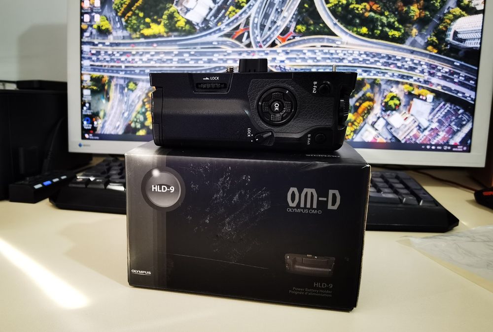 olympus 25mm, 45mm f/1.2 PRO, Grip Olympus HLD-9