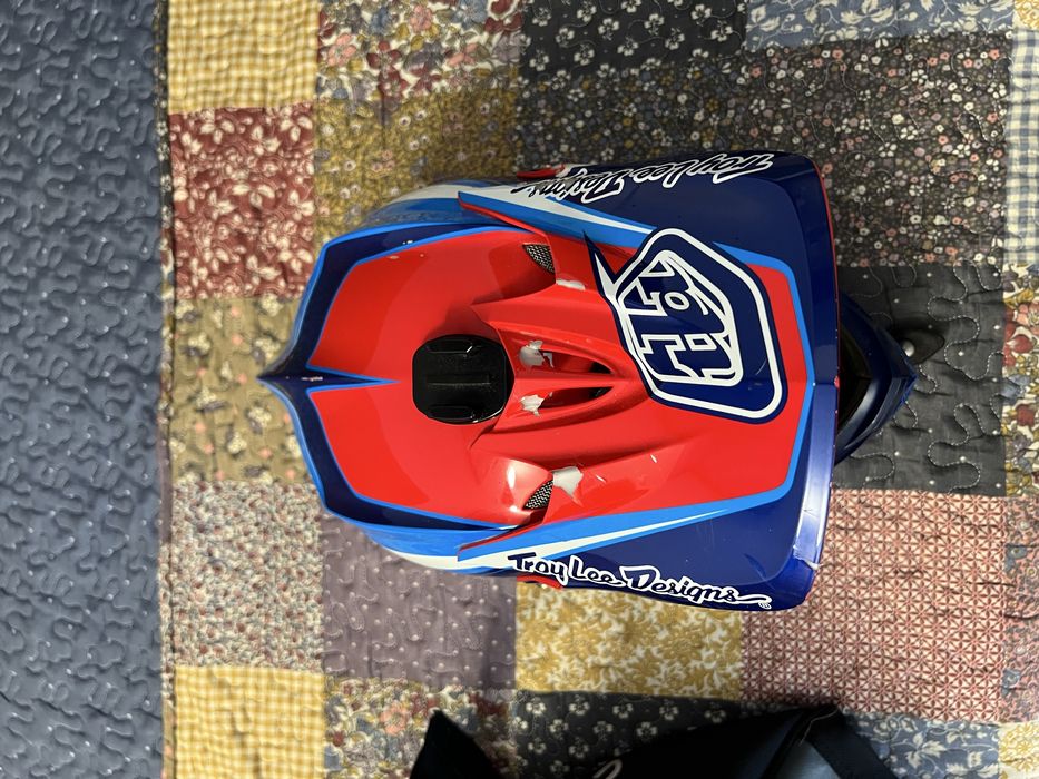 Troy lee desings d3