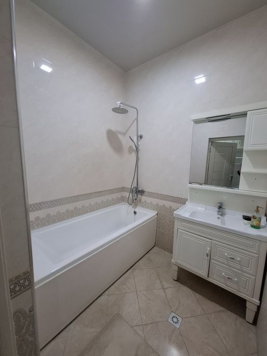 Сдается 2х комнатная  Рудакий 1 й этаже