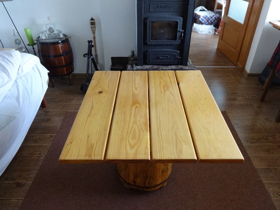 Vand masa rustica din lemn masiv.